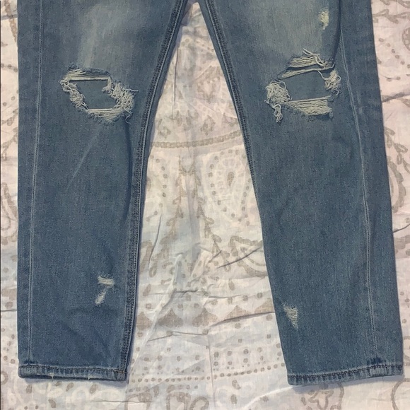 American Eagle High Rise Mom Jeans Distressed Sz 6 - Picture 2 of 6